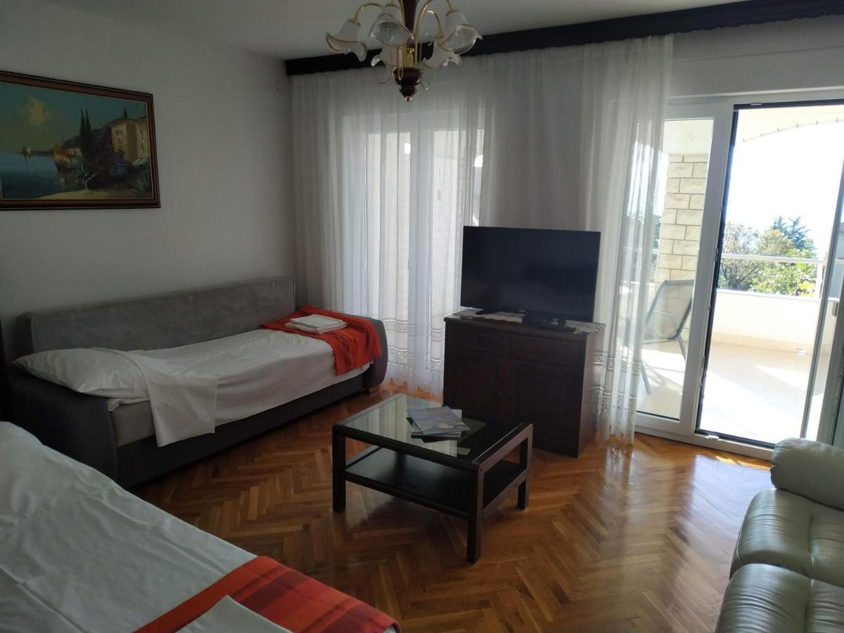 Apartments Marino Novi Vinodolski Exterior photo